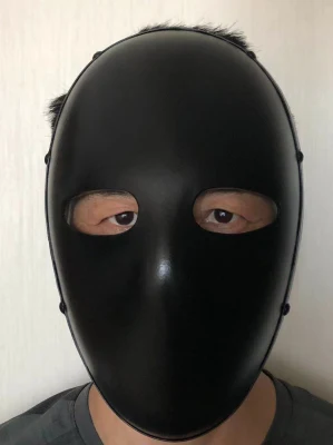 防弾フルフェイスマスクで身体を保護
